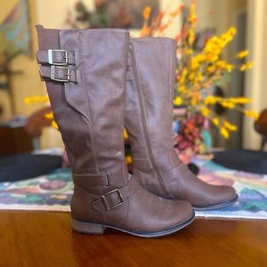 Bear Traps brown boots